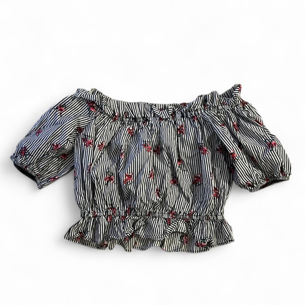 Off the Shoulder Ruffle Crop Top